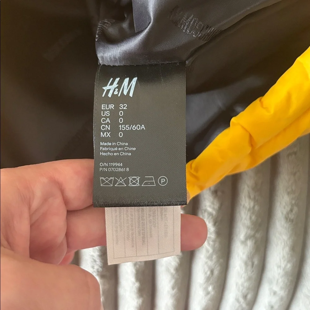 Moschino & H&M Collab Yellow Puffer Mini Skirt with Gold Accents - Picture 9 of 15